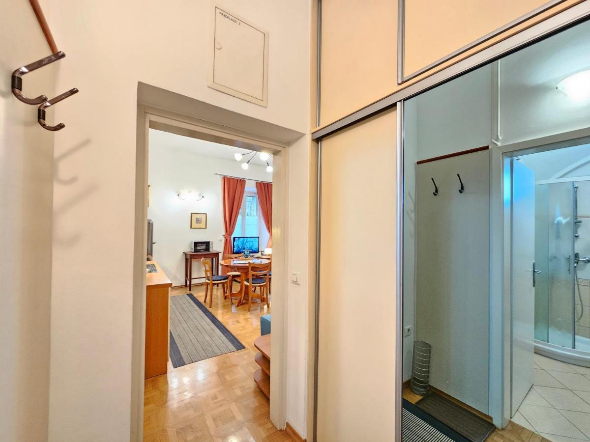 Spacious Central Studio Nika 2 Tour As Ljubljana Dış mekan fotoğraf